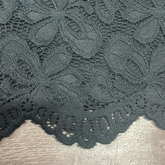 NWOT J. Jill Wearever Collection Black Scalloped Hem Pull On Pencil Skirt L - Picture 13 of 13